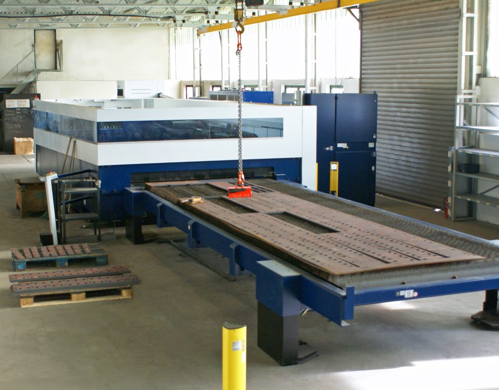 برش لیزر 6 متر در 2 متر